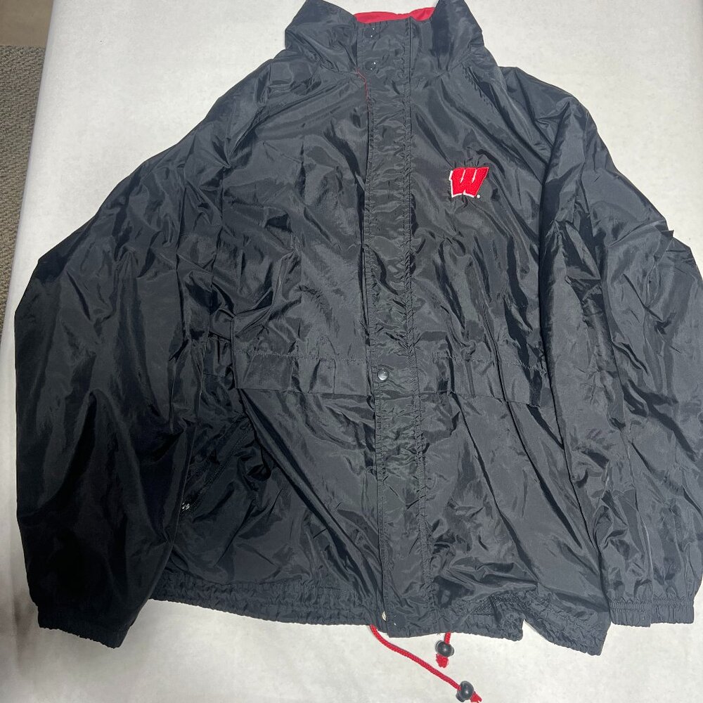 Wisconsin Badgers rain coat size XXL